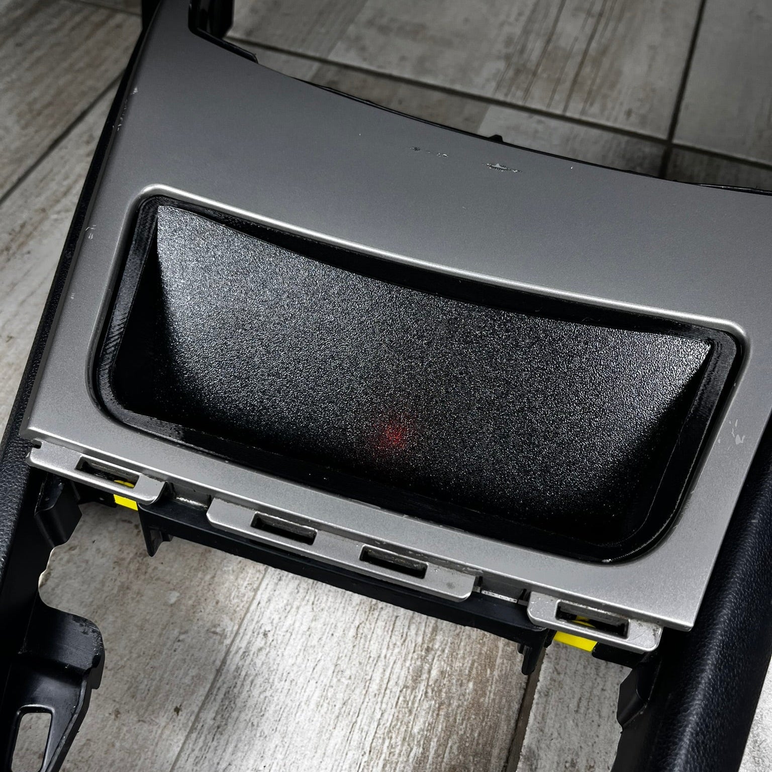 Kabelloses Ladegerät für BMW 1er Serie (E8X) - Exact Designs