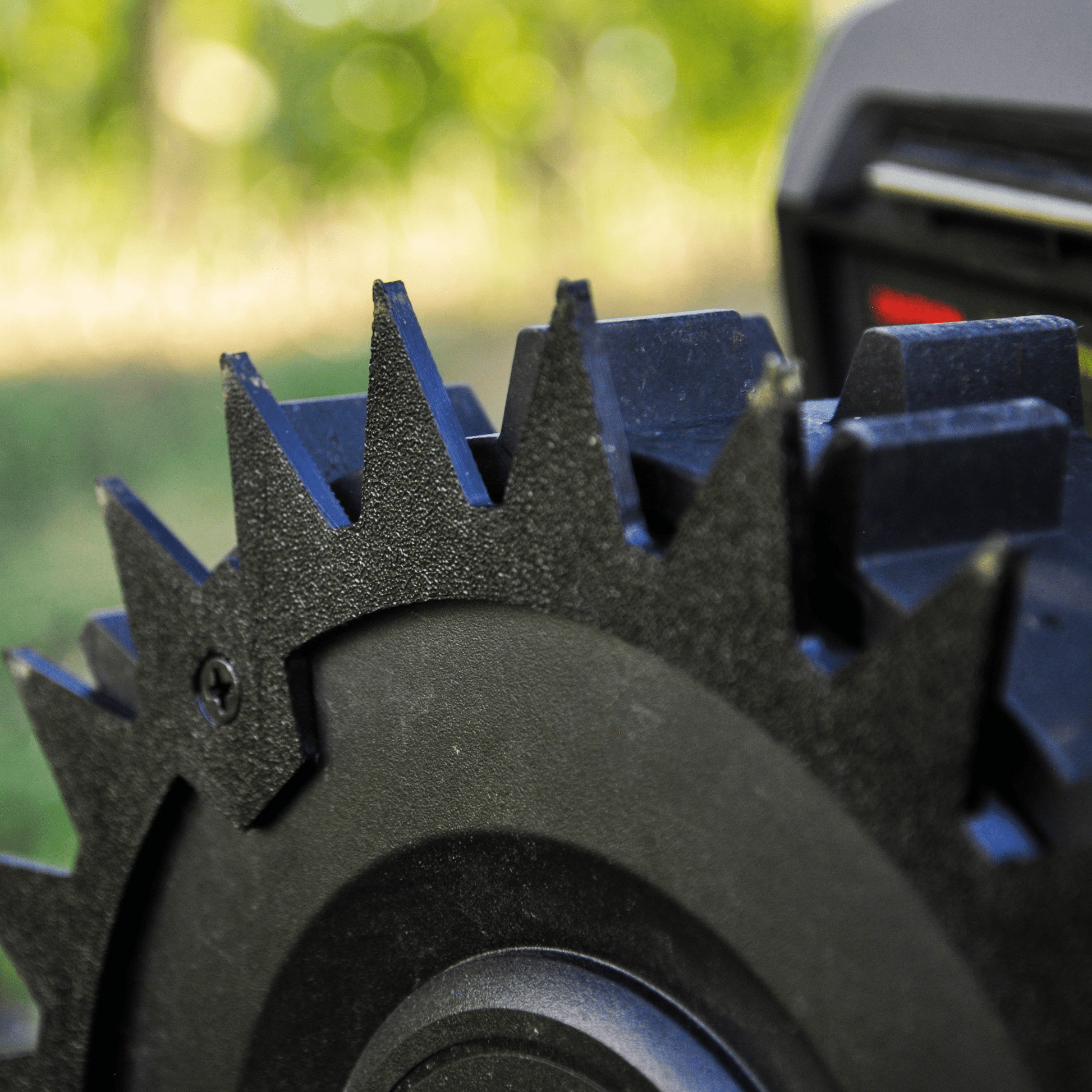 Mammotion Yuka Mini – Spikes für besseren Grip - Exact Designs