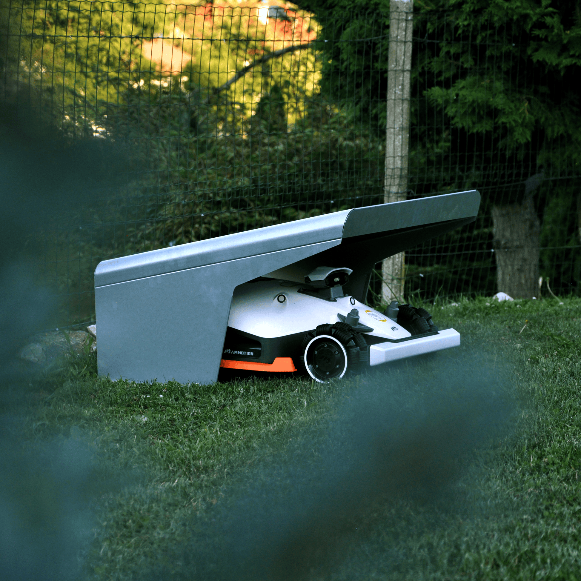 Metall - Garage für Mähroboter – Schutz vor Sonne & Regen – Universal - Exact Designs